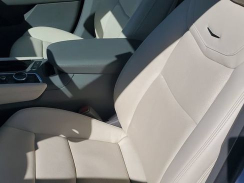 Certified 2024 Cadillac XT6 Premium Luxury w/ LPO, Floor Liner Package AWD/4WD image 28
