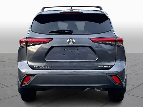 Used 2022 Toyota Highlander XLE image 5