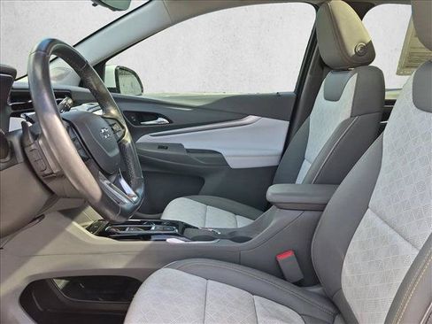 Used 2023 Chevrolet Bolt EUV Premier w/ Sun & Sound Package FWD image 17