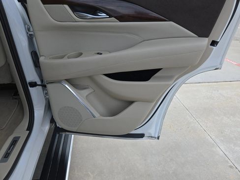 Used 2017 Cadillac Escalade Premium Luxury image 28