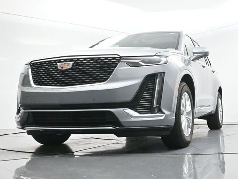 Certified 2025 Cadillac XT6 Luxury FWD image 43