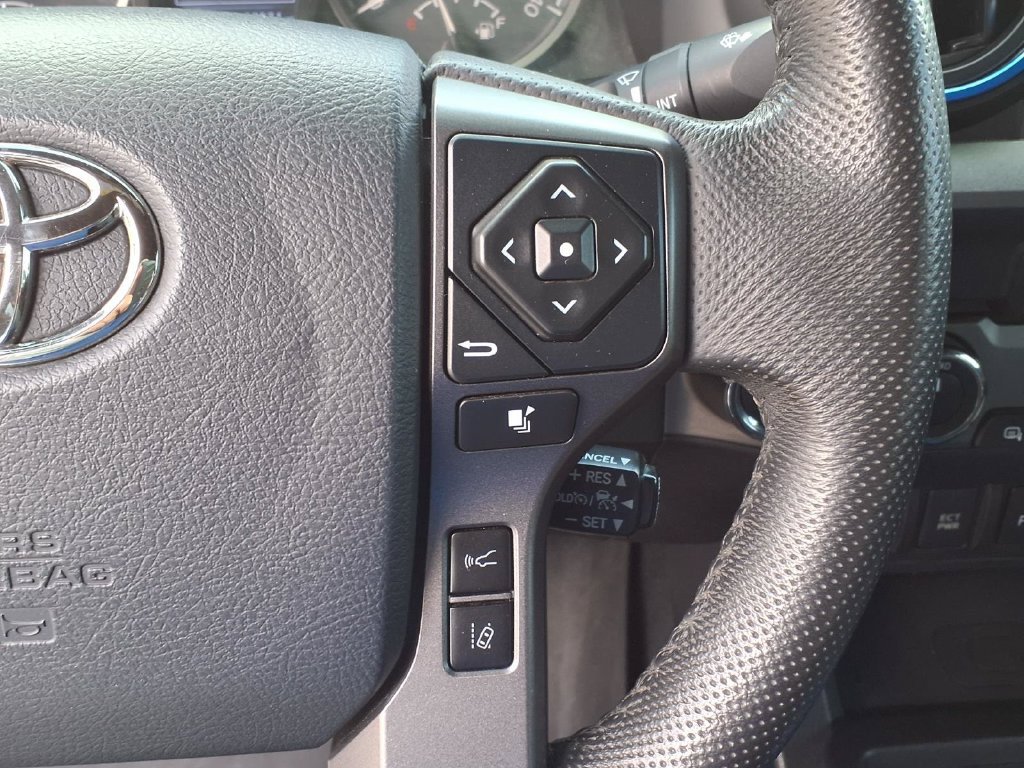 Used 2020 Toyota Tacoma TRD Off-Road w/ Technology Package AWD/4WD image 35