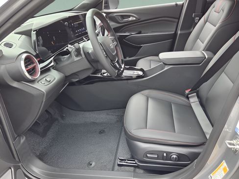 New 2026 Chevrolet Trax RS w/ Sunroof Package FWD image 9