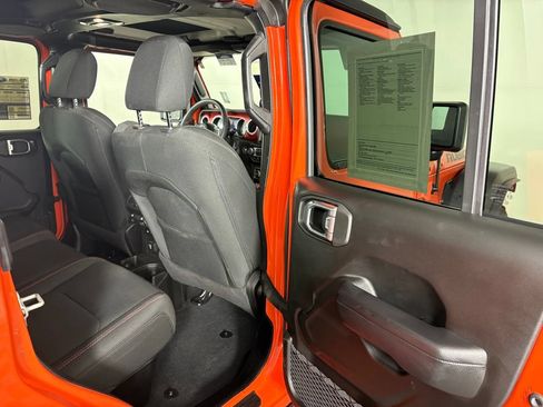 Used 2023 Jeep Gladiator Rubicon w/ Cold Weather Group AWD/4WD image 31