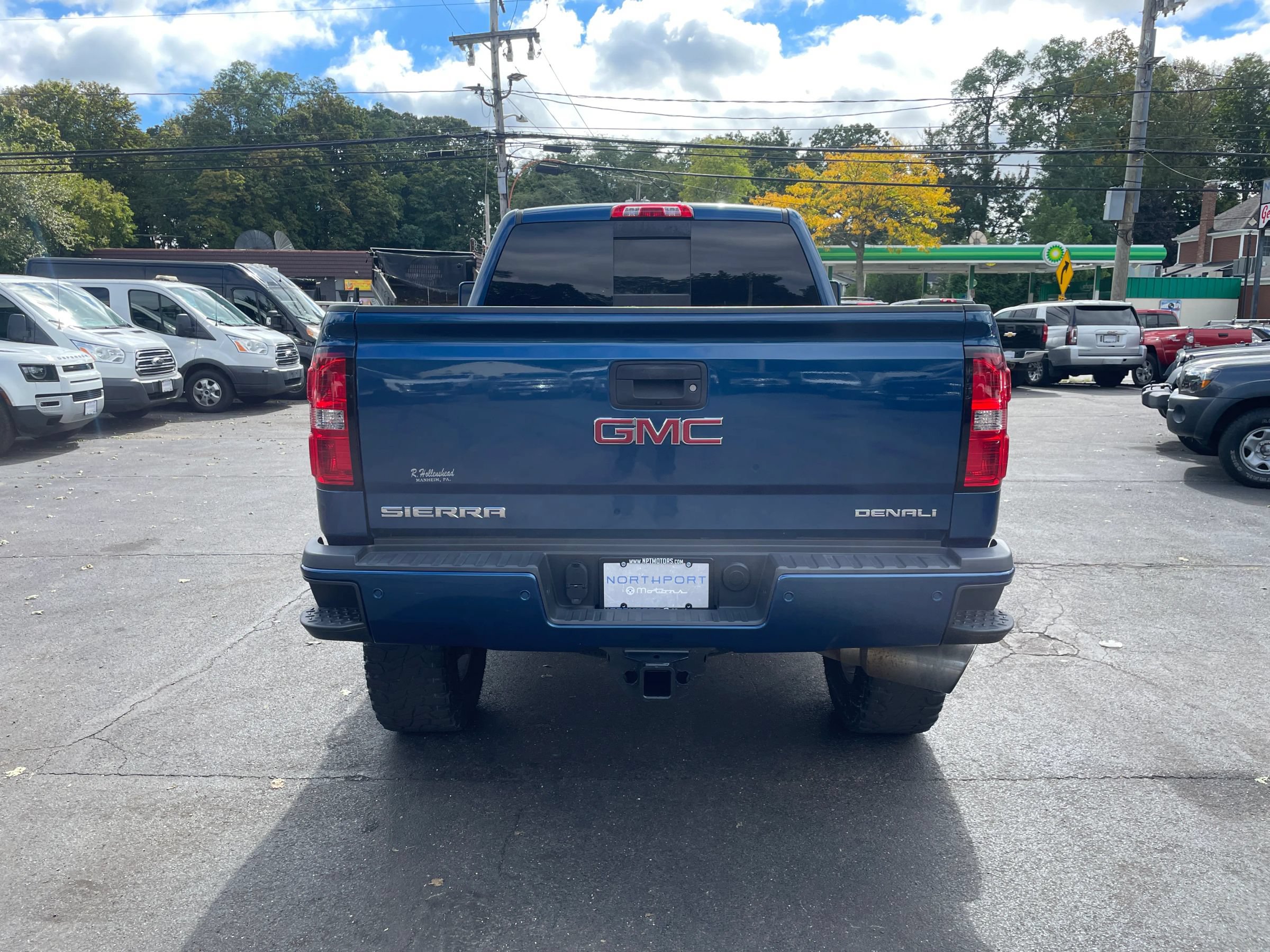 Used 2016 GMC Sierra 2500 Denali w/ Duramax Plus Package AWD/4WD image 4