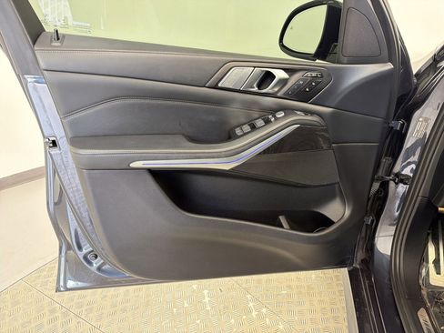 Used 2022 BMW X7 xDrive40i w/ M Sport Package image 13