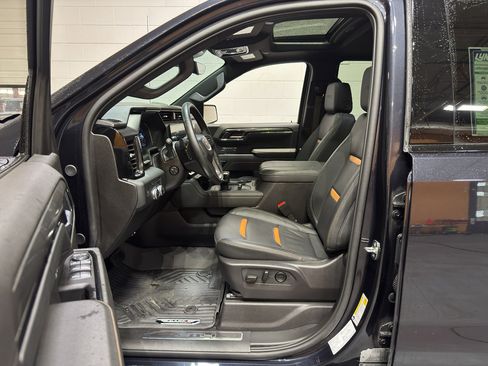 Used 2024 GMC Sierra 1500 AT4 w/ Technology Package AWD/4WD image 19