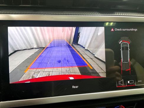 Used 2025 Audi Q3 2.0T Premium image 20