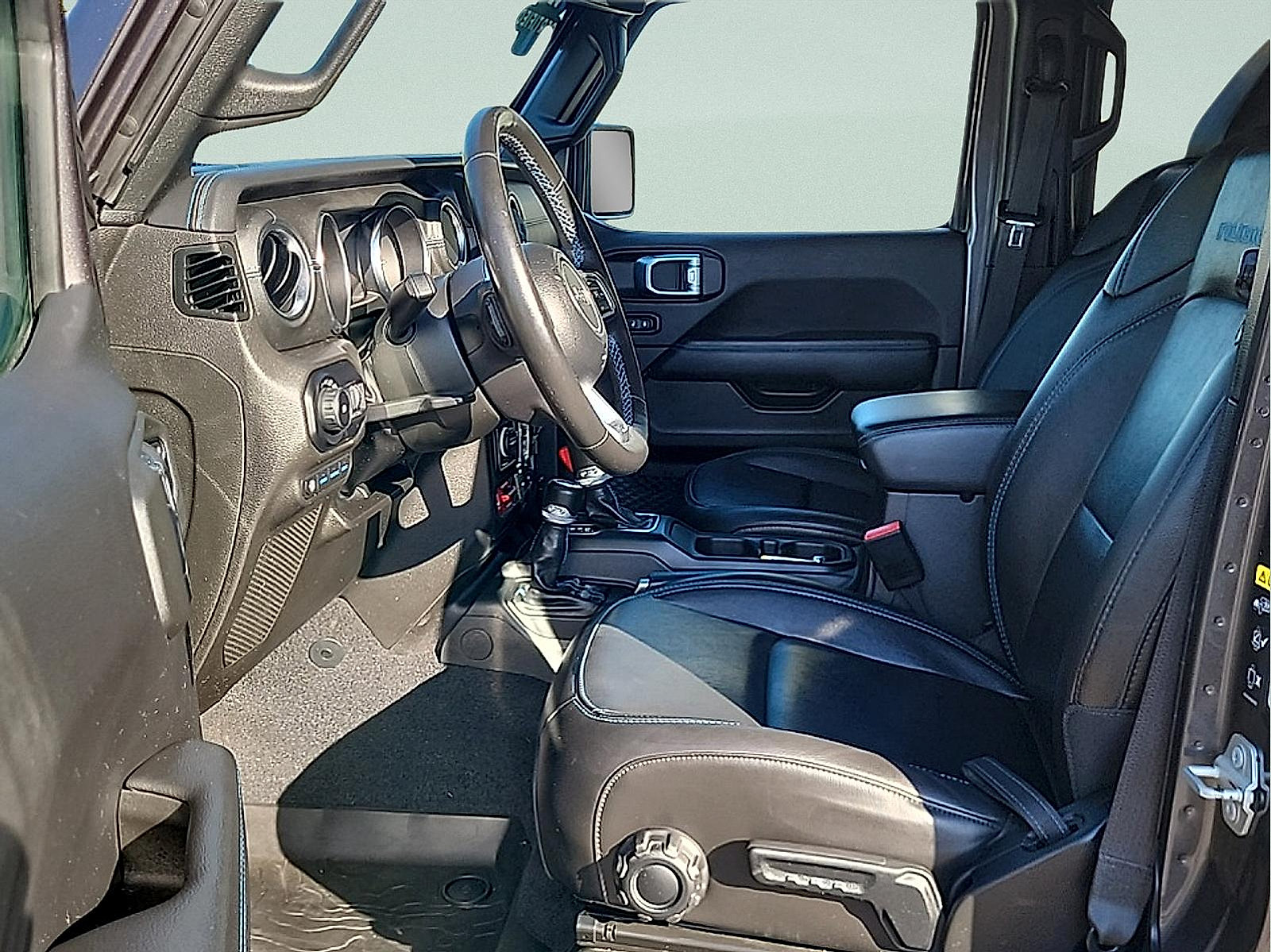 Used 2023 Jeep Wrangler Unlimited Rubicon 4xe AWD/4WD image 13