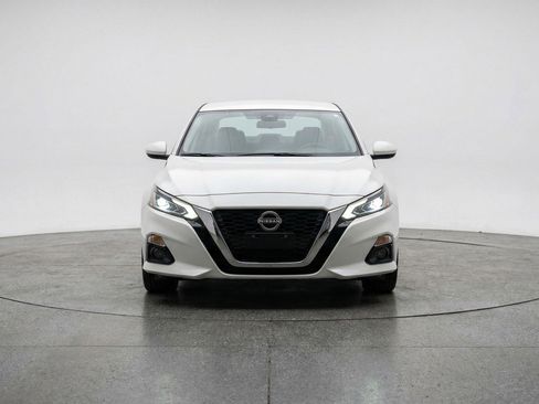 Used 2025 Nissan Altima 2.5 SV FWD image 2