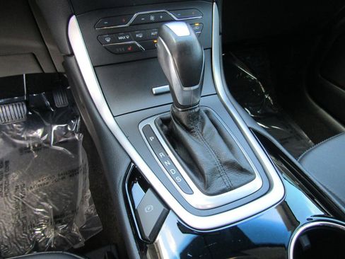 Used 2018 Ford Edge SEL w/ Equipment Group 201A image 19