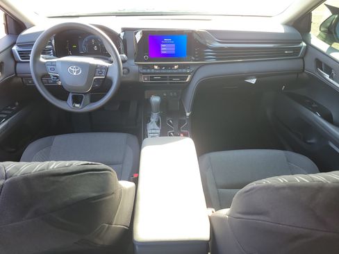 Used 2025 Toyota Camry LE FWD image 15