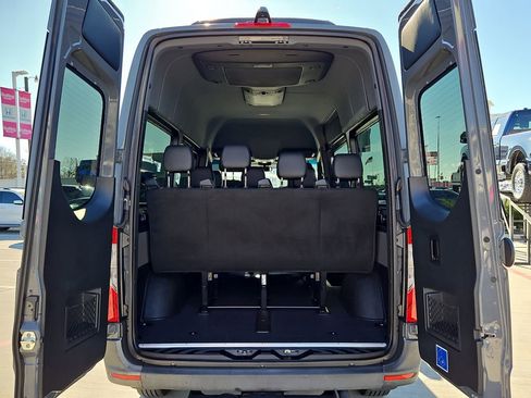 Used 2021 Mercedes-Benz Sprinter 2500 image 19