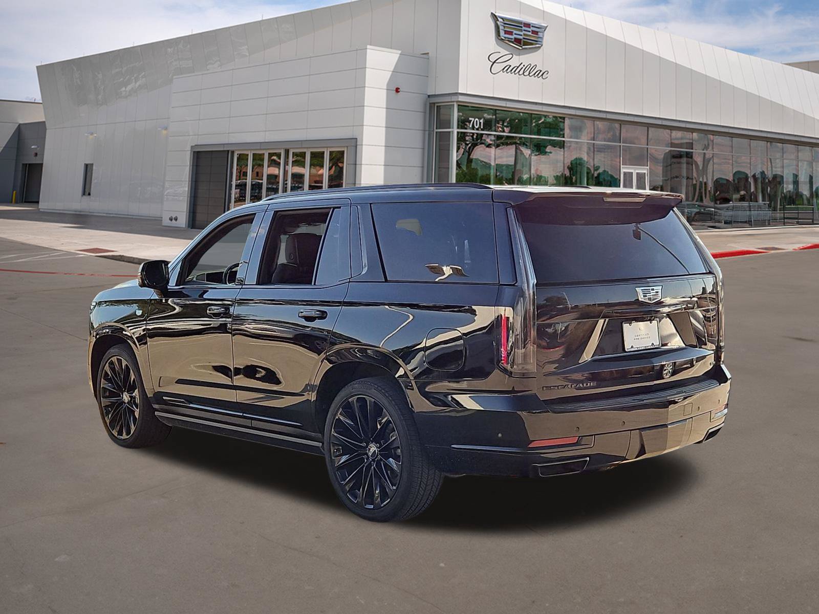 Certified 2026 Cadillac Escalade Platinum Sport w/ LPO, ONYX Package AWD/4WD image 4