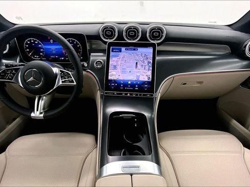 Used 2026 Mercedes-Benz GLC 300 image 18