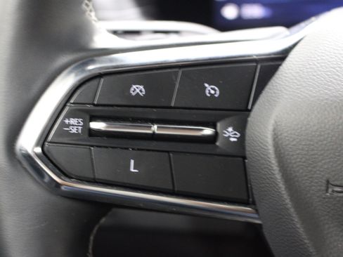 Used 2025 Chevrolet Traverse LT w/ Driver Confidence Package FWD image 13