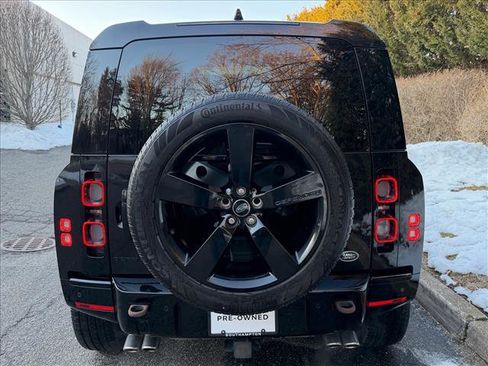 Certified 2022 Land Rover Defender 110 V8 image 4