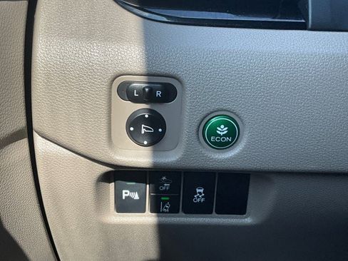 Used 2021 Honda Pilot Touring image 14