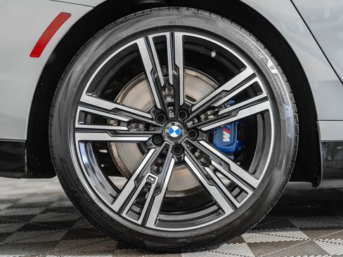 Used 2025 BMW 750e xDrive image 19