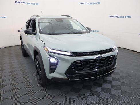 New 2026 Chevrolet Trax ACTIV w/ Driver Confidence Package FWD image 3