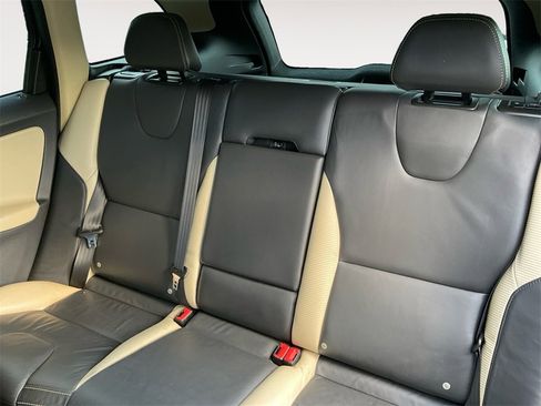 Used 2012 Volvo XC60 T6 R-Design image 13