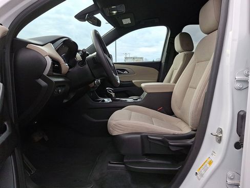Used 2023 Chevrolet Traverse LS AWD/4WD image 17