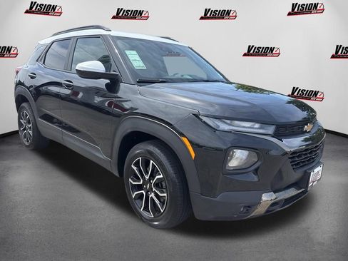 Used 2023 Chevrolet TrailBlazer ACTIV w/ Convenience Package AWD/4WD image 3