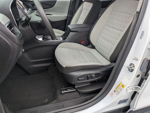 Used 2023 Chevrolet Equinox LT image 16