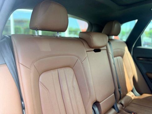 Used 2020 Audi Q5 e Premium Plus w/ Premium Plus Package AWD/4WD image 19