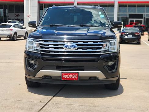 Used 2019 Ford Expedition XLT w/ Equipment Group 202A AWD/4WD image 2
