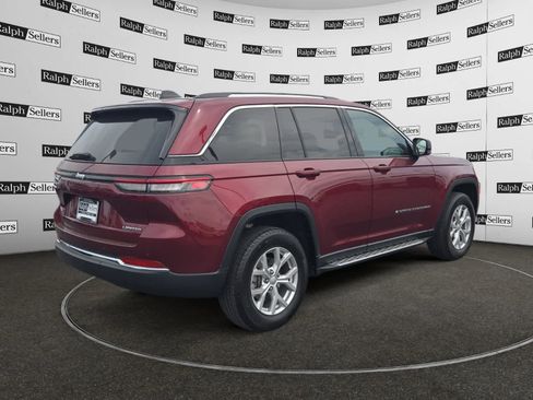 Used 2023 Jeep Grand Cherokee Limited w/ Trailer Tow Prep Group (B) image 6