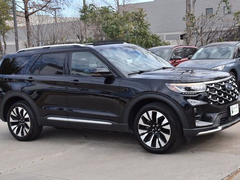 Certified 2025 Ford Explorer Platinum w/ LUX Leather Package image 5