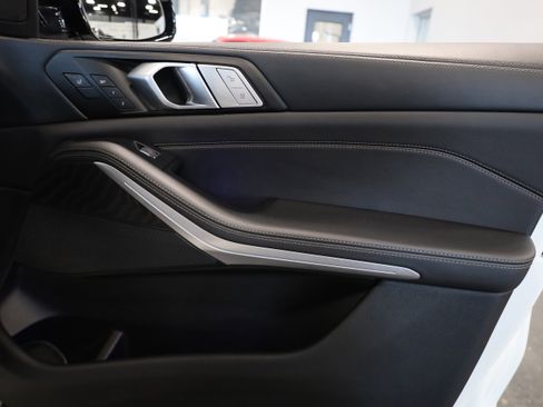 Used 2022 BMW X7 xDrive40i w/ M Sport Package image 43
