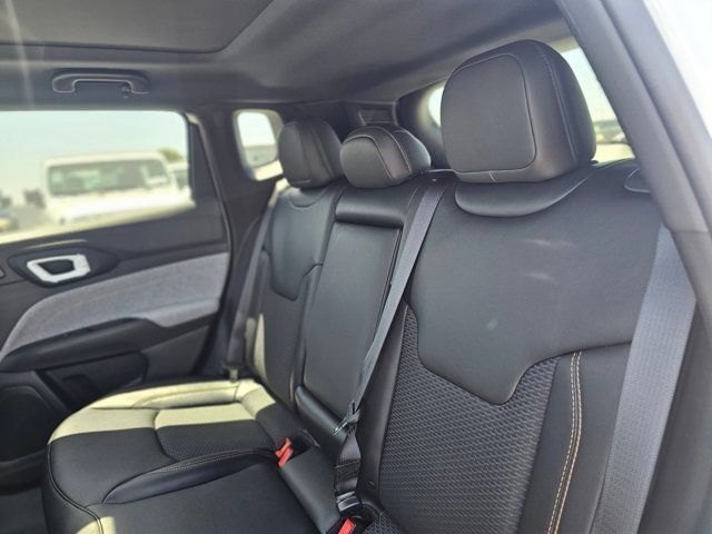 New 2026 Jeep Compass Latitude AWD/4WD image 25