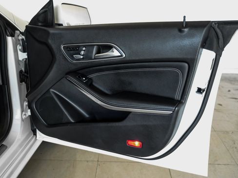 Used 2018 Mercedes-Benz CLA 250 image 42