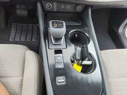 Used 2023 Nissan Rogue SV FWD image 25