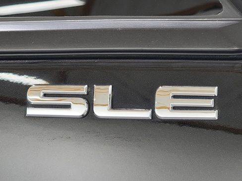 Used 2020 GMC Terrain SLE w/ Driver Convenience Package FWD image 10