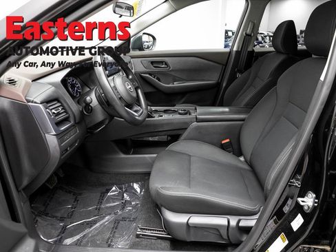 Used 2023 Nissan Rogue S AWD/4WD image 13