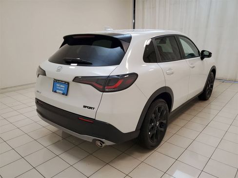 Certified 2025 Honda HR-V Sport image 26
