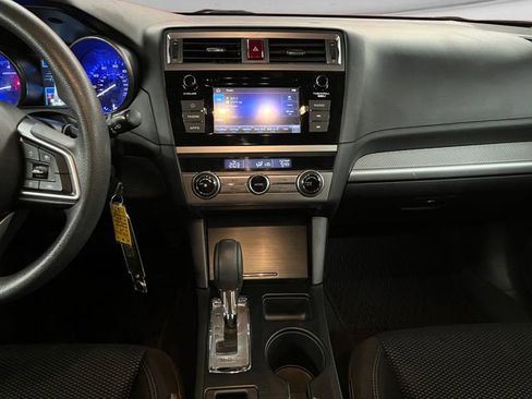 Used 2019 Subaru Outback 2.5i AWD/4WD image 11