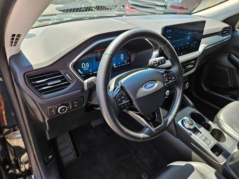 Used 2025 Ford Escape Platinum AWD/4WD image 24