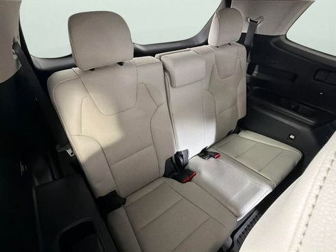 Used 2024 Kia Telluride EX w/ EX Captain's Chair Package FWD image 32