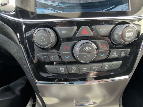 Certified 2021 Jeep Grand Cherokee Laredo X image 23