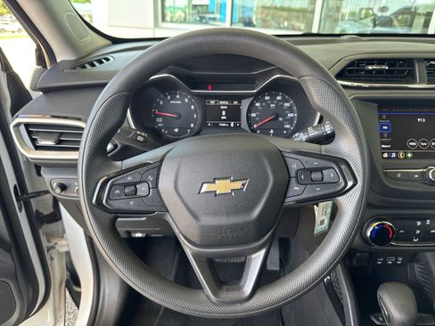 Certified 2023 Chevrolet TrailBlazer LS FWD image 10