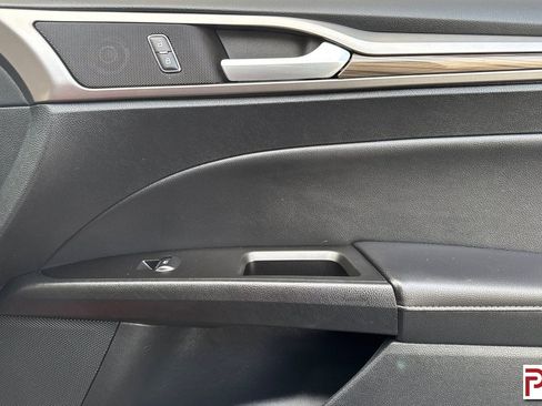 Used 2018 Ford Fusion Energi SE image 19