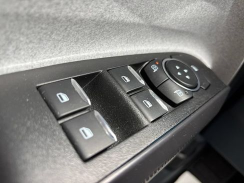 Used 2025 Ford Maverick XLT w/ Equipment Group 302A AWD/4WD image 16
