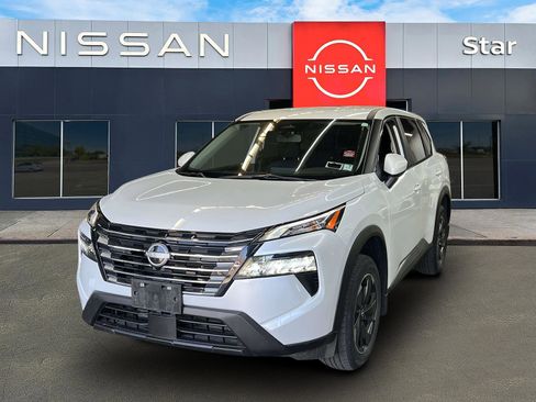 Used 2024 Nissan Rogue SV AWD/4WD image 3