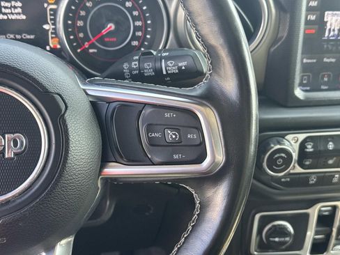 Used 2018 Jeep Wrangler Unlimited Rubicon w/ Uconnect 4C Nav & Sound Group AWD/4WD image 22