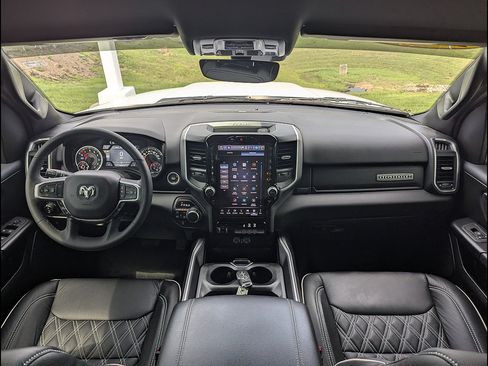 Used 2025 RAM 1500 Big Horn AWD/4WD image 24