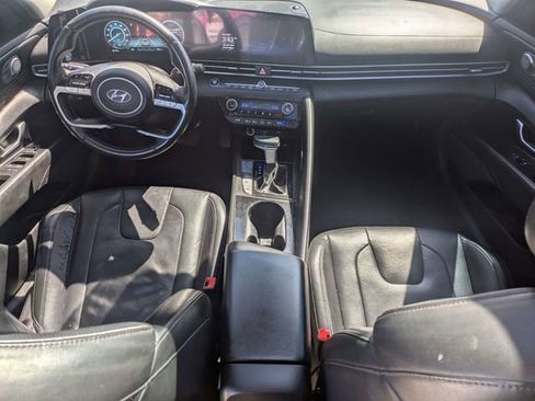 Used 2022 Hyundai Elantra Limited FWD image 13